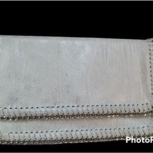 INZI Leather snake print metalic  clutch wristlet